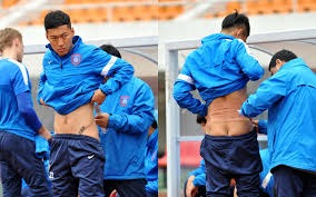 详解棒球规则中的“投手违例”定义及其对跑垒员进垒的补偿逻辑