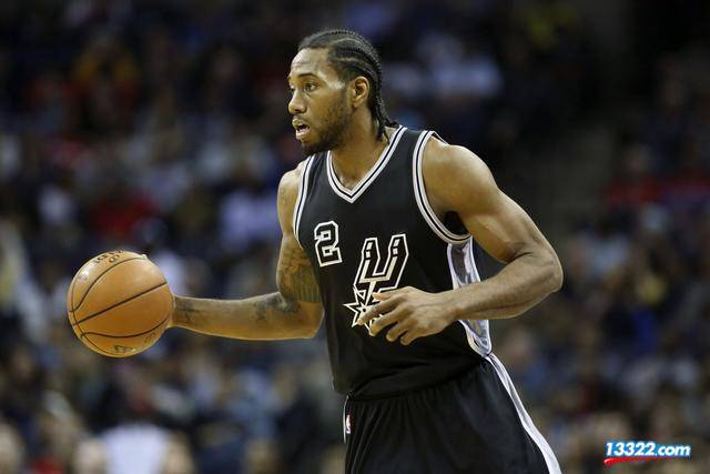 球场上有着 球场上有着