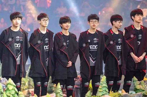 场赛事的灵 场赛事的灵