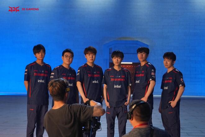 无论面对强 无论面对强